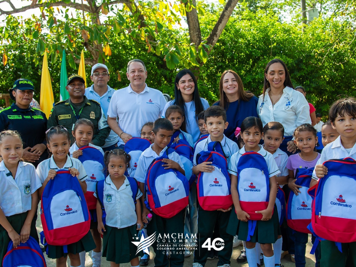 Comfenalco le apuesta a la educación con la entrega de 300 kits escolares en tres municipios de Bolívar
