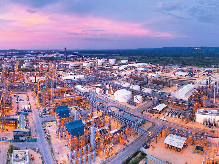 Refinería de Cartagena garantiza al país el suministro de combustible para aviación